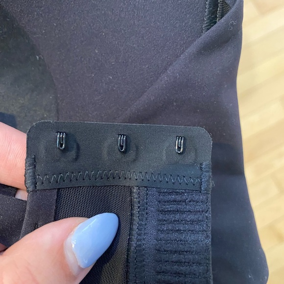 Lululemon sports bra - Picture 2 of 4